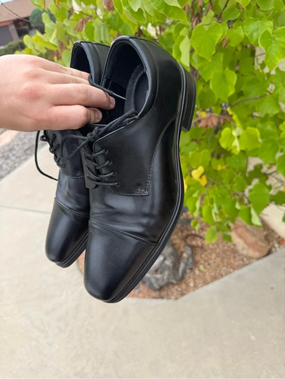 Van Heusen Black Men's Cap-Toe Derby Dress Shoes